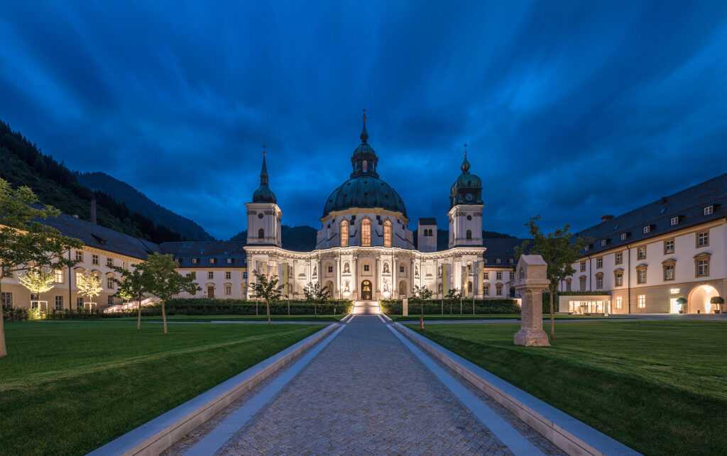 Kloster Ettal, Klosterladen